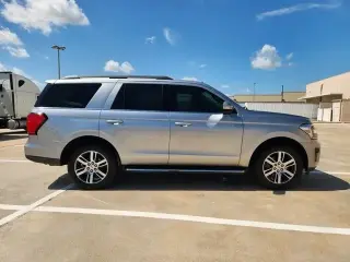 Ford Expedition 2023 4x2 XLT 4dr SUV