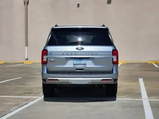 Ford Expedition 2023 4x2 XLT 4dr SUV