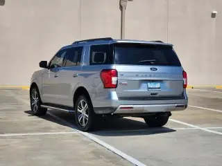 Ford Expedition 2023 4x2 XLT 4dr SUV