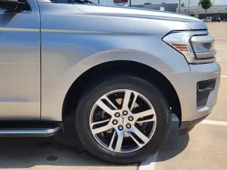 Ford Expedition 2023 4x2 XLT 4dr SUV