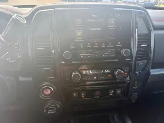 Nissan Titan 2020 4x4 SV 4dr Crew Cab 5.6 ft. SB