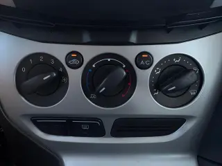 Ford Focus 2013 SE 4dr Hatchback