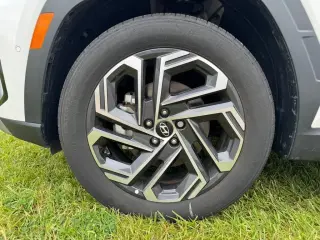 Hyundai TUCSON 2025 Limited 4dr SUV