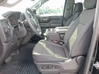 Chevrolet Silverado 1500 2023 4x2 Custom 4dr Crew Cab 5.8 ft. SB