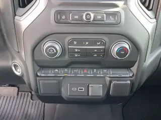 Chevrolet Silverado 1500 2023 4x2 Custom 4dr Crew Cab 5.8 ft. SB