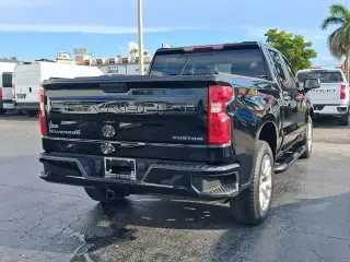 Chevrolet Silverado 1500 2023 4x2 Custom 4dr Crew Cab 5.8 ft. SB