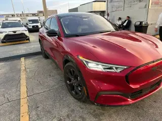 Ford Mustang Mach-E 2023 Premium 4dr SUV