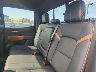GMC Canyon 2024 4x4 AT4 4dr Crew Cab 5 ft. SB