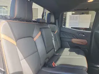 GMC Canyon 2024 4x4 AT4 4dr Crew Cab 5 ft. SB