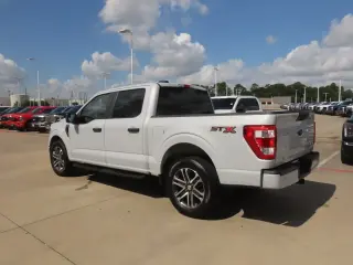Ford F-150 2022 4x2 XL 4dr SuperCrew 5.5 ft. SB