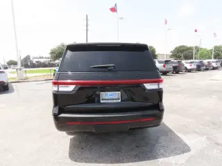 Lincoln Navigator L 2022 4x2 Reserve 4dr SUV