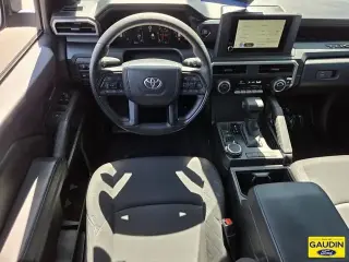 Toyota Tacoma 2024 4x4 SR 4dr Double Cab 5.0 ft SB 8A