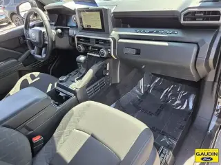 Toyota Tacoma 2024 4x4 SR 4dr Double Cab 5.0 ft SB 8A