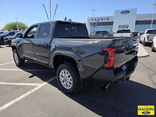Toyota Tacoma 2024 4x4 SR 4dr Double Cab 5.0 ft SB 8A