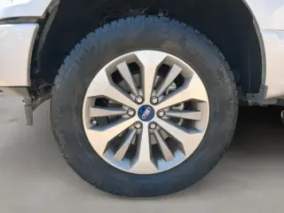 Ford F-150 2018 4x4 XLT 4dr SuperCrew 5.5 ft. SB