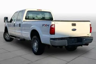 Ford F-250 Super Duty 2011 4x4 XLT 4dr Crew Cab 6.8 ft. SB Pickup