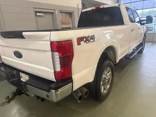 Ford F-350 Super Duty 2019 4x4 Platinum 4dr Crew Cab 8 ft. LB SRW Pickup
