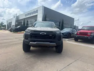 Chevrolet Colorado 2023 4x4 Trail Boss 4dr Crew Cab 5 ft. SB