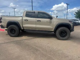Chevrolet Colorado 2023 4x4 Trail Boss 4dr Crew Cab 5 ft. SB