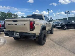 Chevrolet Colorado 2023 4x4 Trail Boss 4dr Crew Cab 5 ft. SB