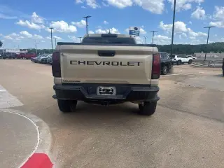 Chevrolet Colorado 2023 4x4 Trail Boss 4dr Crew Cab 5 ft. SB