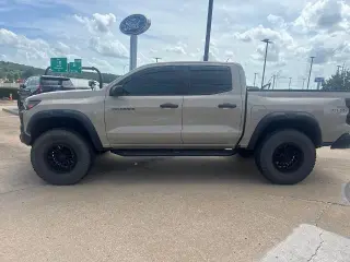 Chevrolet Colorado 2023 4x4 Trail Boss 4dr Crew Cab 5 ft. SB