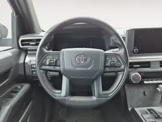 Toyota Tacoma 2024 4x4 SR5 4dr Double Cab 5.0 ft SB