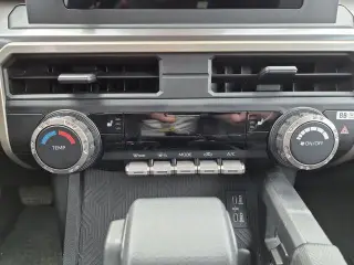 Toyota Tacoma 2024 4x4 SR5 4dr Double Cab 5.0 ft SB