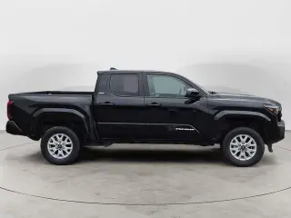 Toyota Tacoma 2024 4x4 SR5 4dr Double Cab 5.0 ft SB