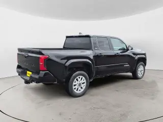 Toyota Tacoma 2024 4x4 SR5 4dr Double Cab 5.0 ft SB
