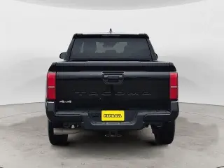 Toyota Tacoma 2024 4x4 SR5 4dr Double Cab 5.0 ft SB