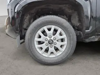 Toyota Tacoma 2024 4x4 SR5 4dr Double Cab 5.0 ft SB