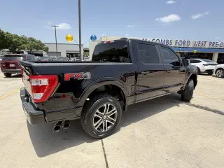 Ford F-150 2023 4x4 XL 4dr SuperCrew 5.5 ft. SB