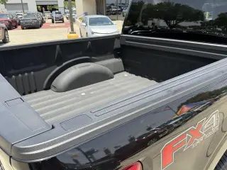 Ford F-150 2023 4x4 XL 4dr SuperCrew 5.5 ft. SB