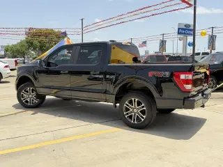 Ford F-150 2023 4x4 XL 4dr SuperCrew 5.5 ft. SB