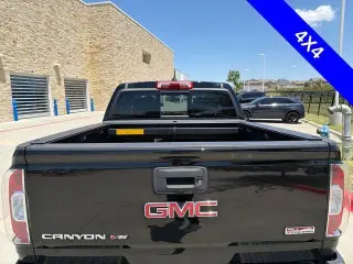 GMC Canyon 2020 4x4 All Terrain 4dr Crew Cab 5 ft. SB (Cloth)