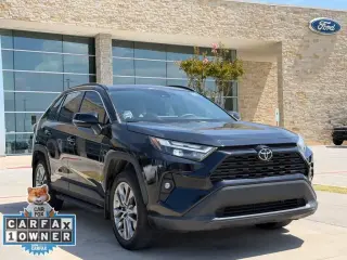 Toyota RAV4 2023 XLE Premium 4dr SUV