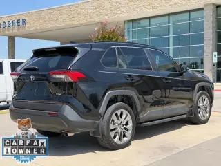 Toyota RAV4 2023 XLE Premium 4dr SUV