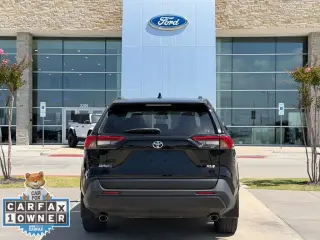 Toyota RAV4 2023 XLE Premium 4dr SUV