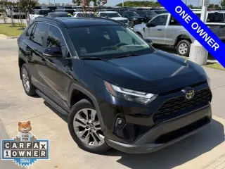 Toyota RAV4 2023 XLE Premium 4dr SUV