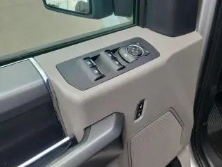 Ford F-150 2018 4x4 Lariat 4dr SuperCrew 5.5 ft. SB