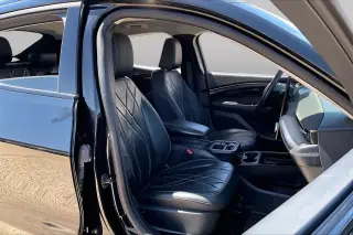 Ford Mustang Mach-E 2025 Select 4dr SUV