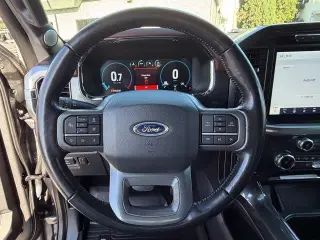Ford F-150 2022 4x4 Lariat 4dr SuperCrew 5.5 ft. SB