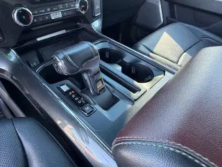 Ford F-150 2022 4x4 Lariat 4dr SuperCrew 5.5 ft. SB