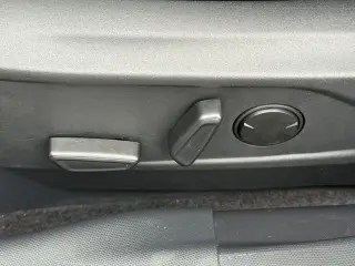 Ford Mustang Mach-E 2023 AWD Select 4dr SUV