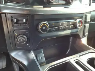 Ford F-150 2023 4x4 Lariat 4dr SuperCrew 5.5 ft. SB