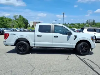 Ford F-150 2023 4x4 Lariat 4dr SuperCrew 5.5 ft. SB