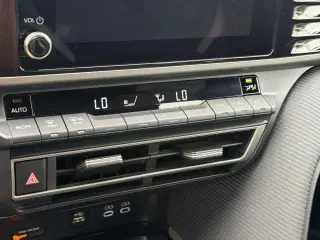 Toyota Camry 2026 SE 4dr Sedan