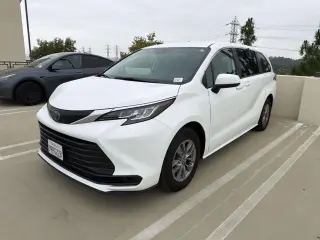Toyota Sienna 2023 LE 8-Passenger 4dr Mini-Van