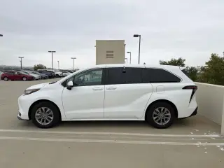 Toyota Sienna 2023 LE 8-Passenger 4dr Mini-Van
